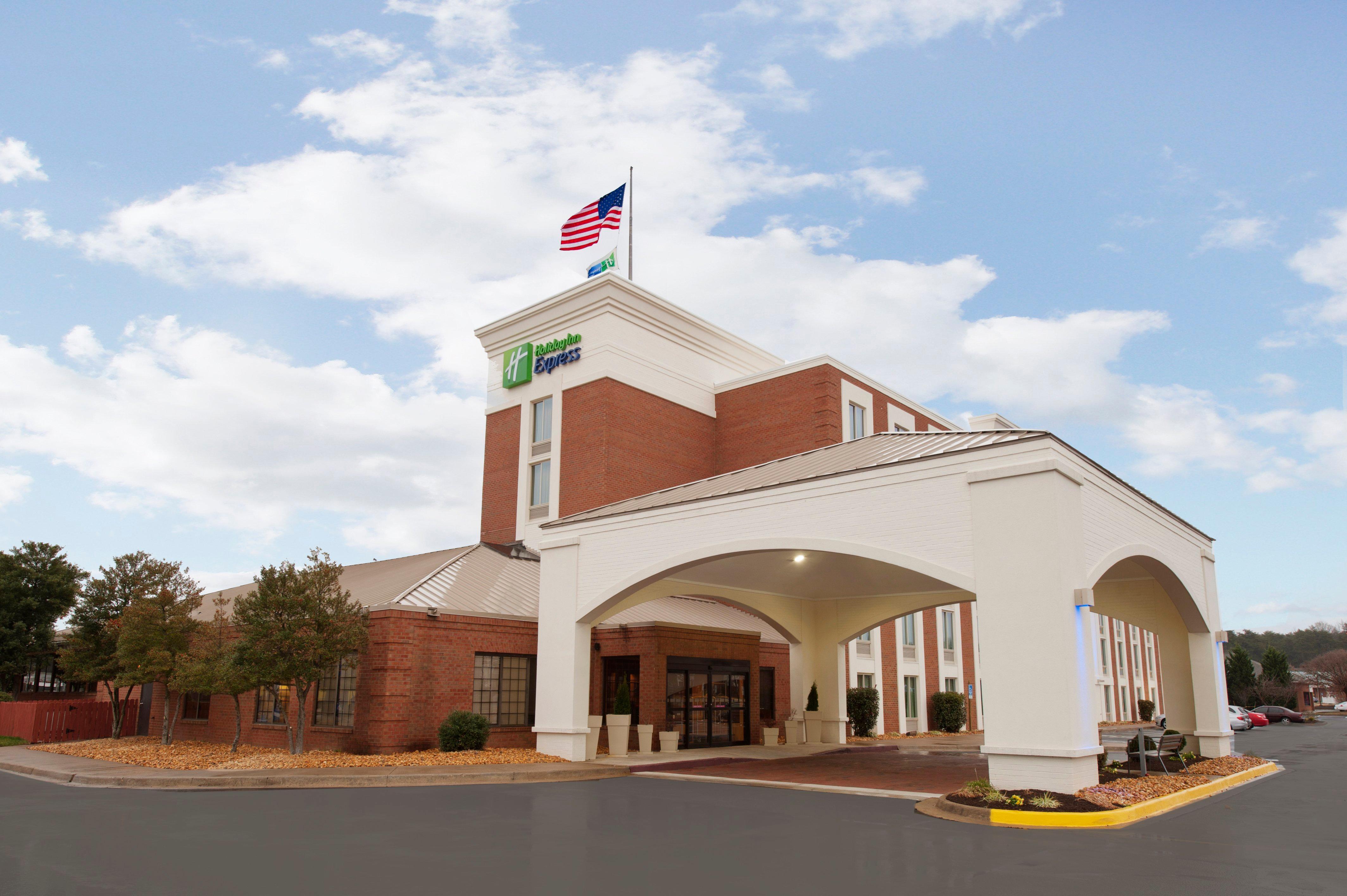 Holiday Inn Express Fredericksburg - Southpoint By Ihg Εξωτερικό φωτογραφία