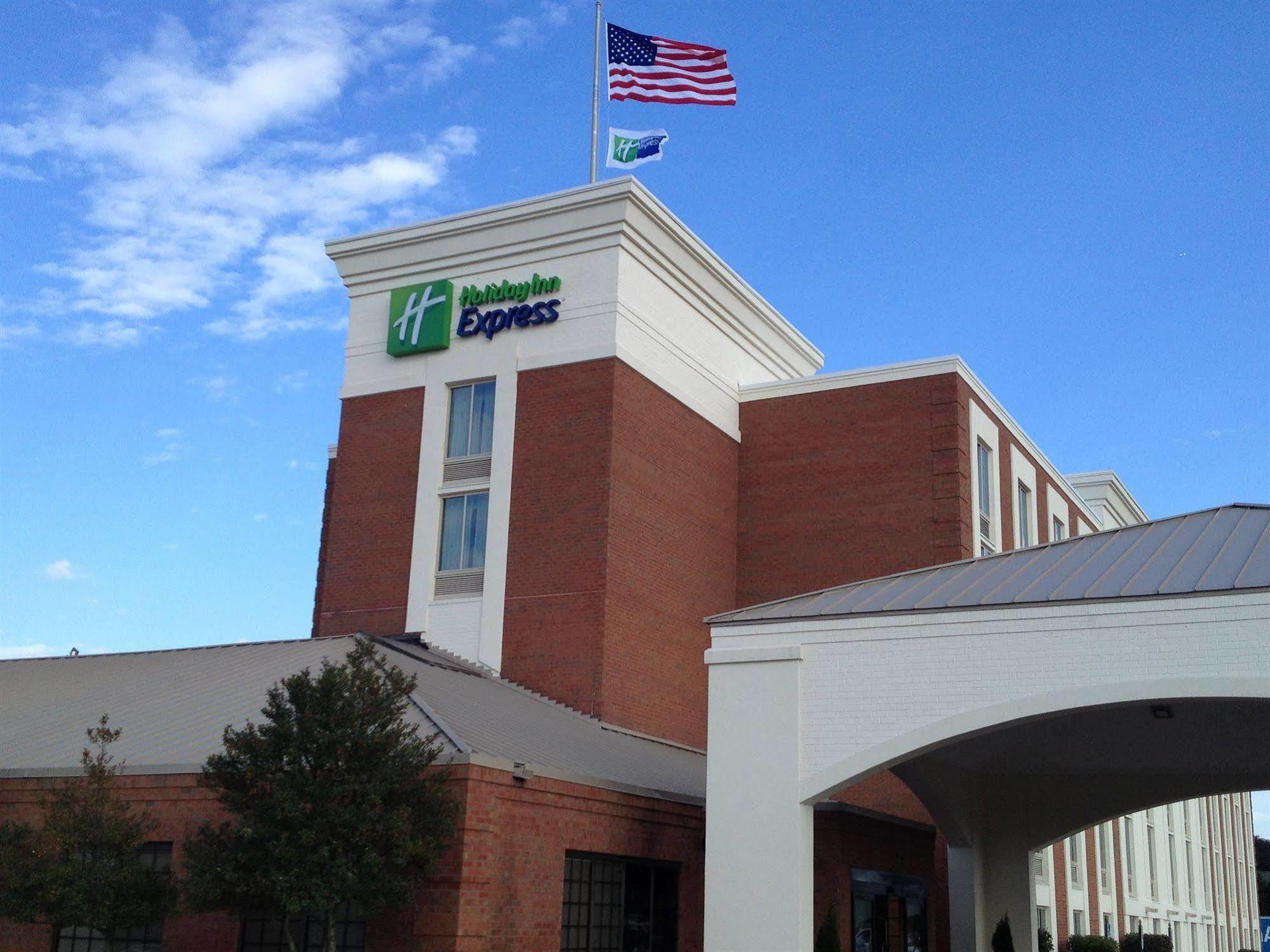 Holiday Inn Express Fredericksburg - Southpoint By Ihg Εξωτερικό φωτογραφία
