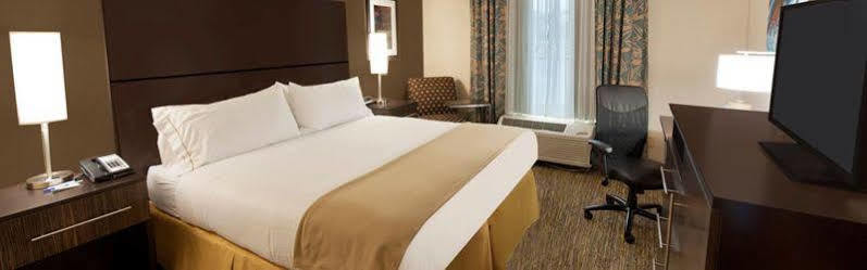 Holiday Inn Express Fredericksburg - Southpoint By Ihg Εξωτερικό φωτογραφία